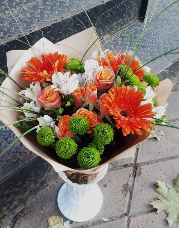 Букет цветов из: Герберы, Хризантемы, Альстромерии и Розы в Калининауле