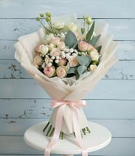Букет цветов из:  Розы и Лизиантусы в Калининауле