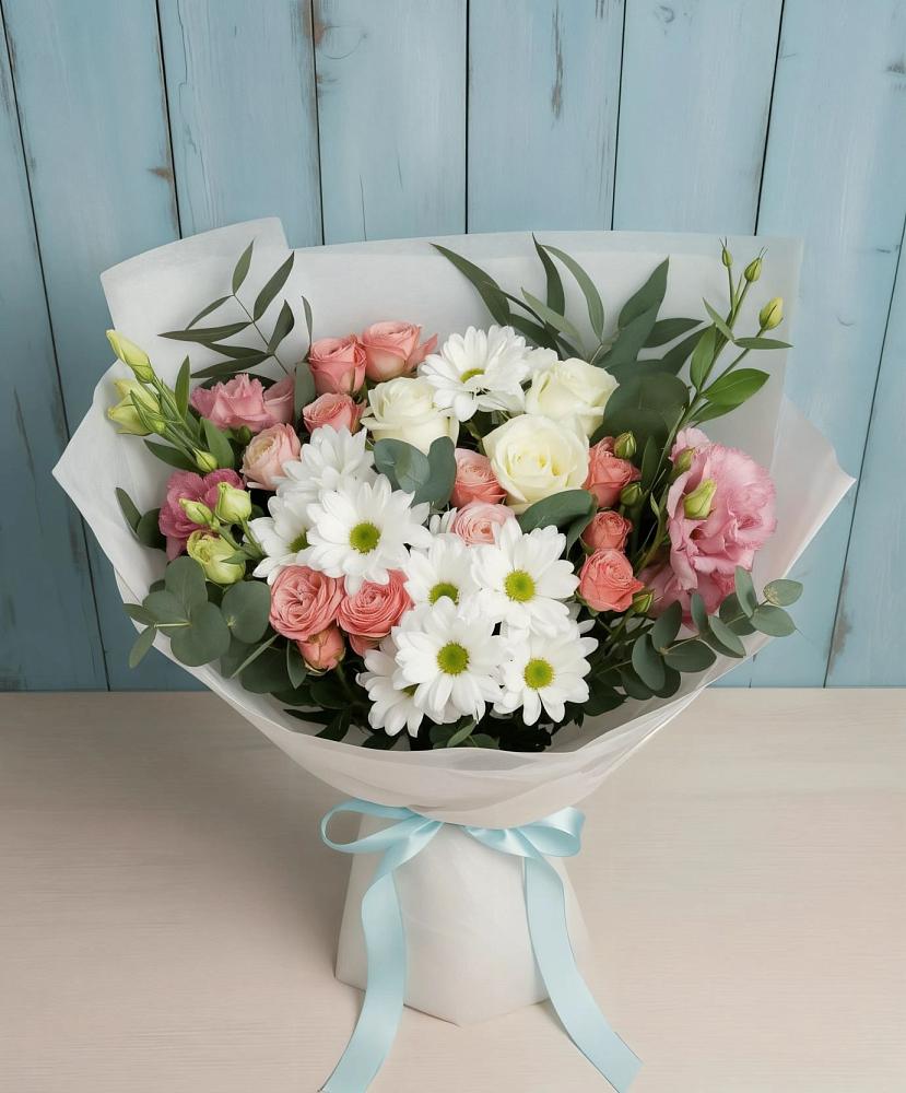 Букет цветов из: Розы, Лизиантусы и Хризантемы в Калининауле