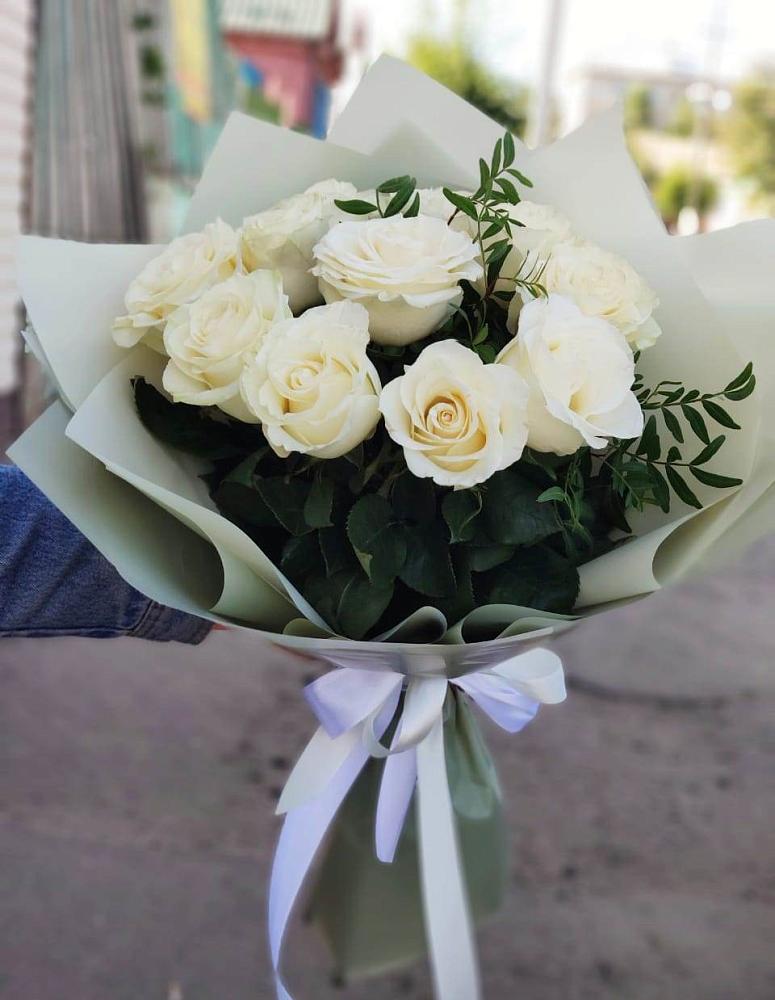 Букет Белые розы Проуд в Калининауле
