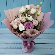 Букет цветов из:  Розы и Лизиантусы в Калининауле