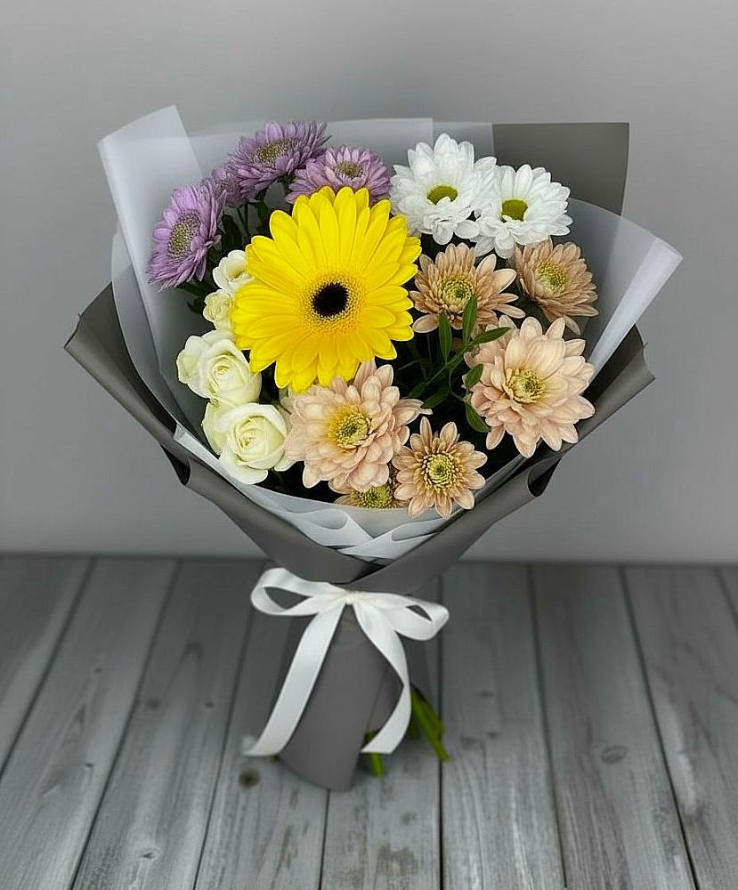 Букет цветов из: Розы, Герберы и Хризантемы в Калининауле