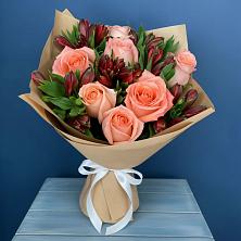 Букет цветов из:  Розы и Альстромерии в Калининауле