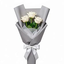 Букет 3 белые розы в Калининауле