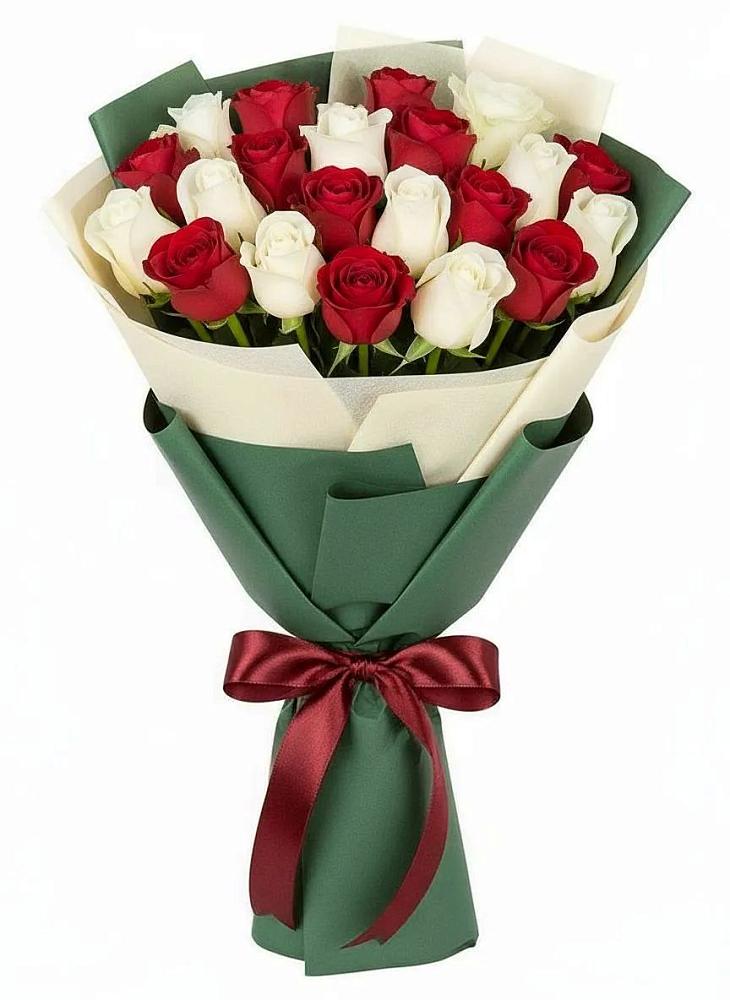 Букет Микс из красных и белых роз в Калининауле