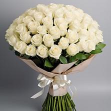 Букет 101 беля роза Белоснежка в Калининауле