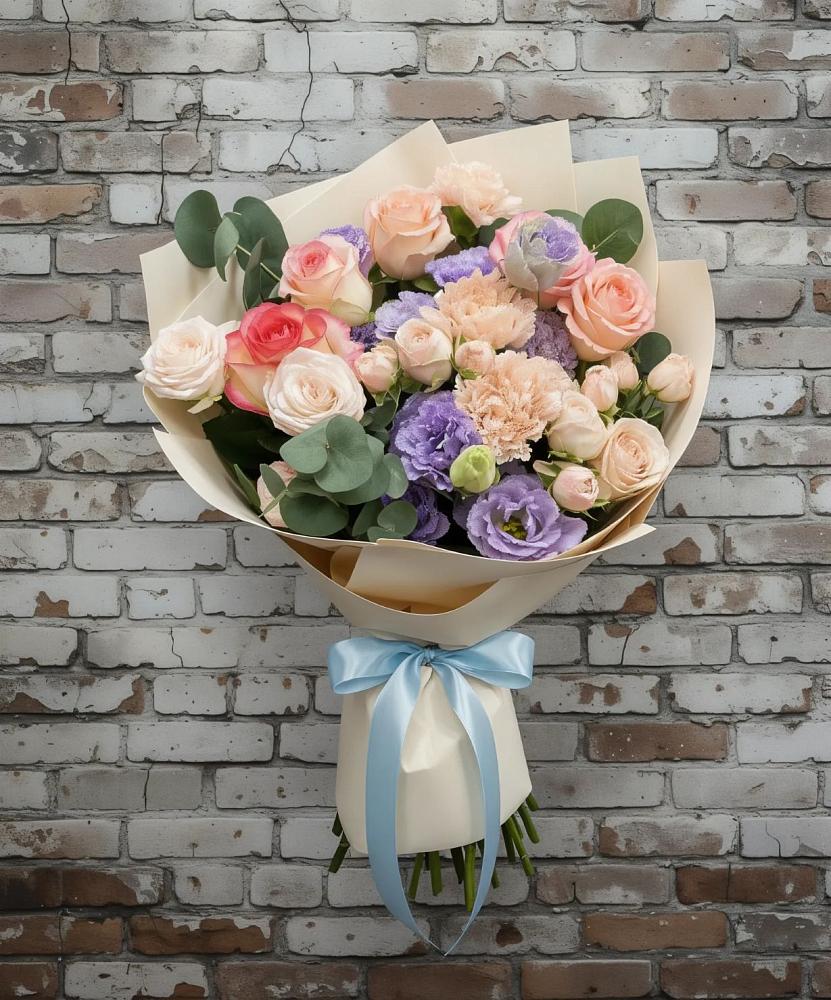 Букет цветов из: Розы, Лизиантусы и Гвоздики в Калининауле