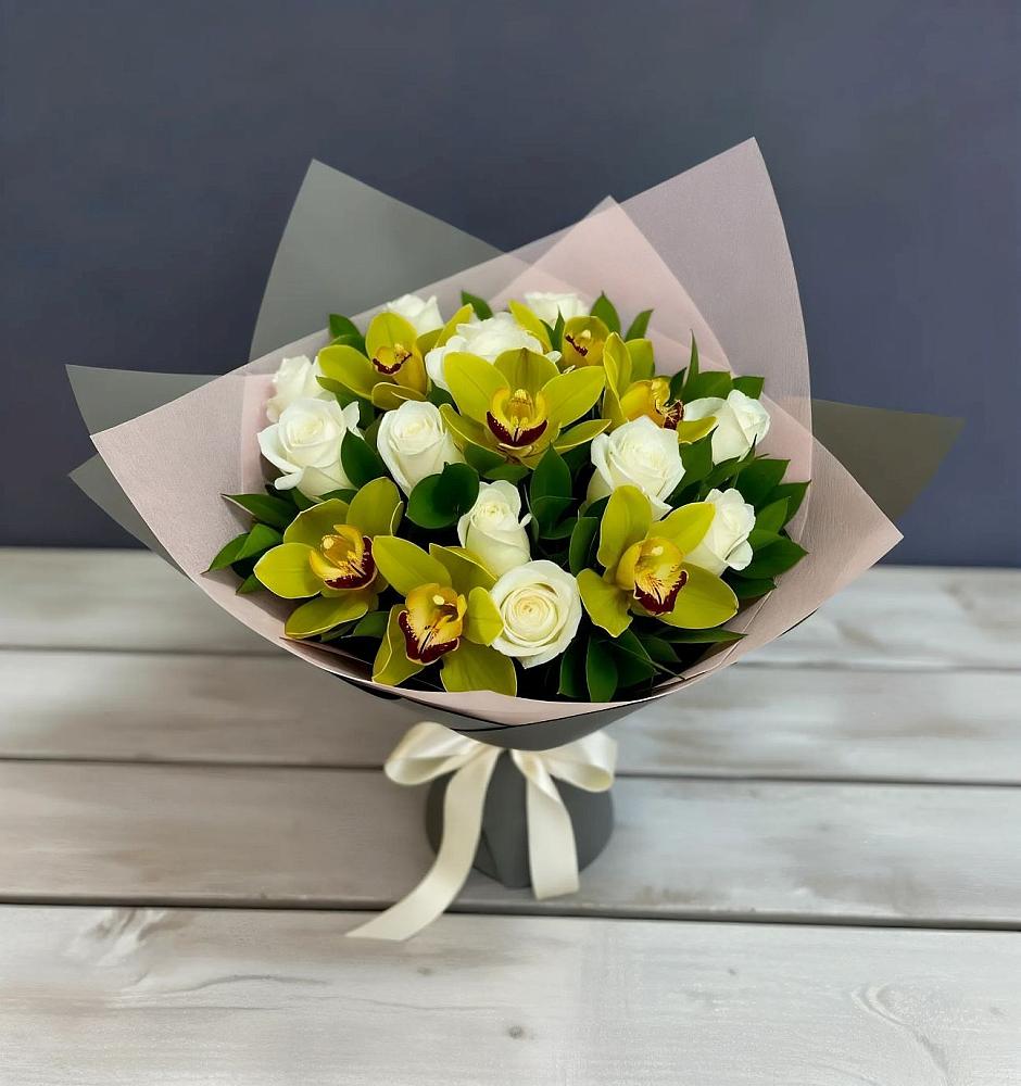 Букет цветов из: Орхидеи и Розы в Калининауле