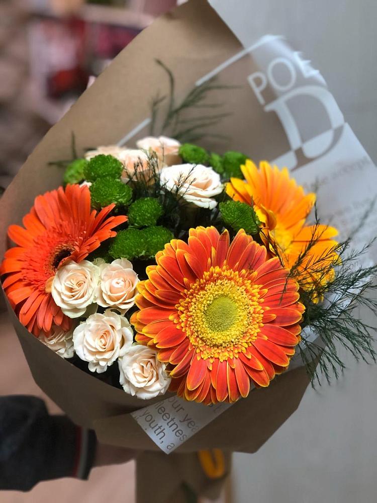 Букет цветов из: Герберы, Хризантемы и Розы в Калининауле