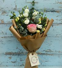 Букет цветов из:  Розы и Лизиантусы в Калининауле