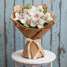 Букет цветов из:  Орхидеи и Розы в Калининауле