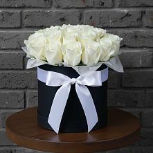 Цветочная композиция из Розы в шляпной коробке в Калининауле