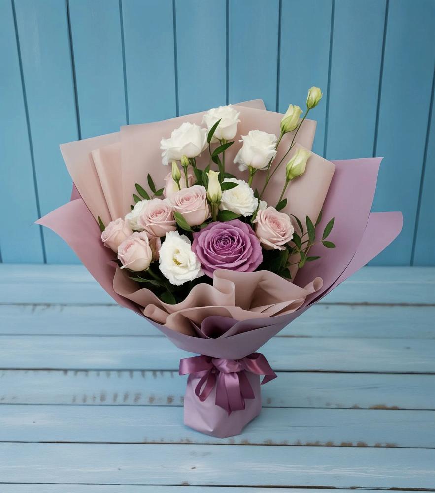 Букет цветов из: Розы и Лизиантусы в Калининауле