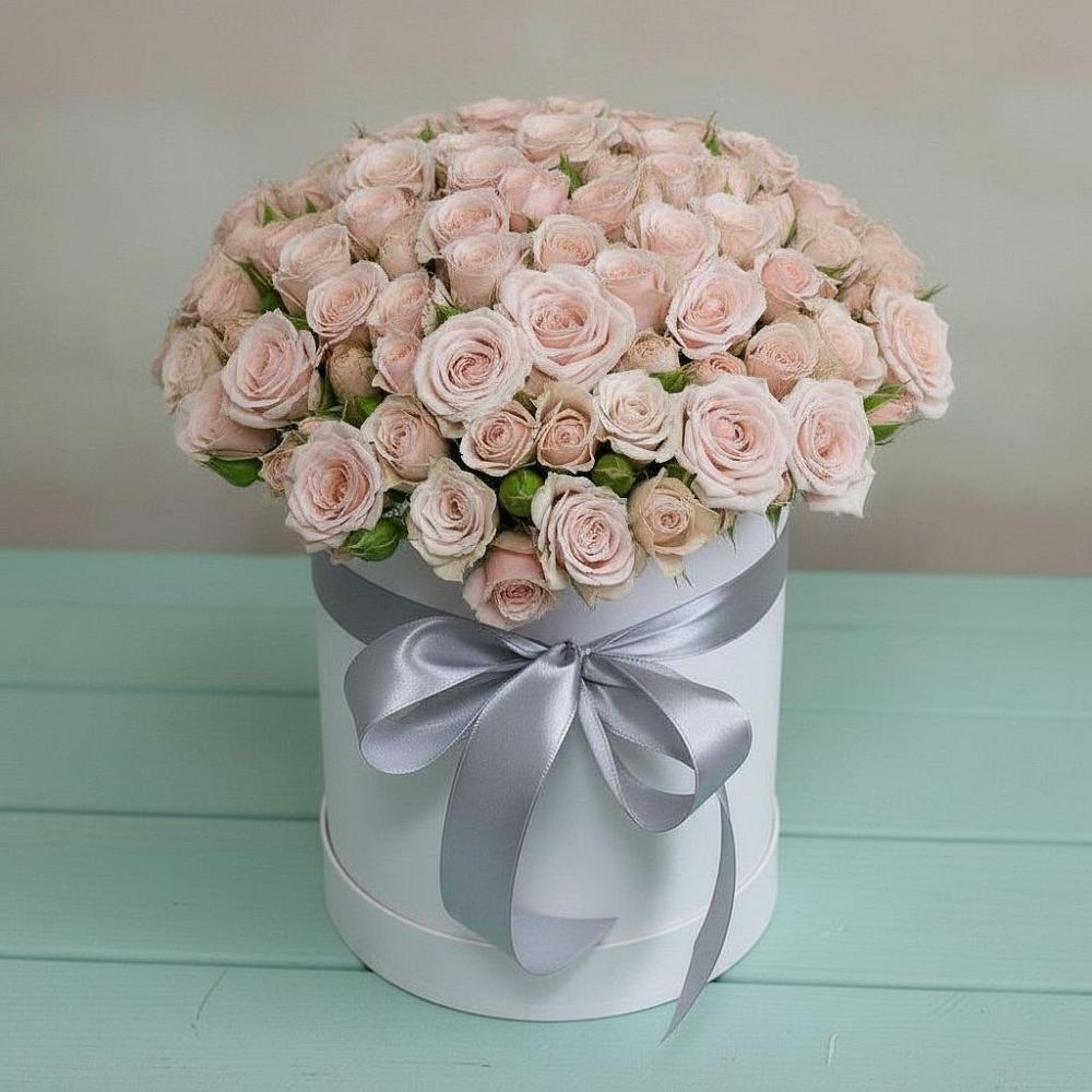 Цветочная композиция из Розы в шляпной коробке в Калининауле